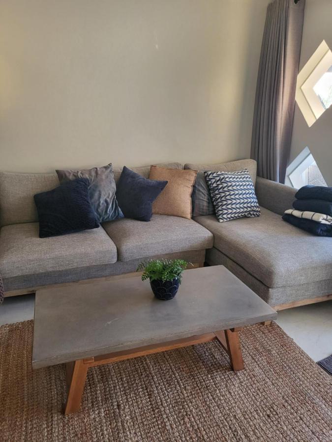 Charming 2 Bedroom In Noordhoek Surrounds Appartement