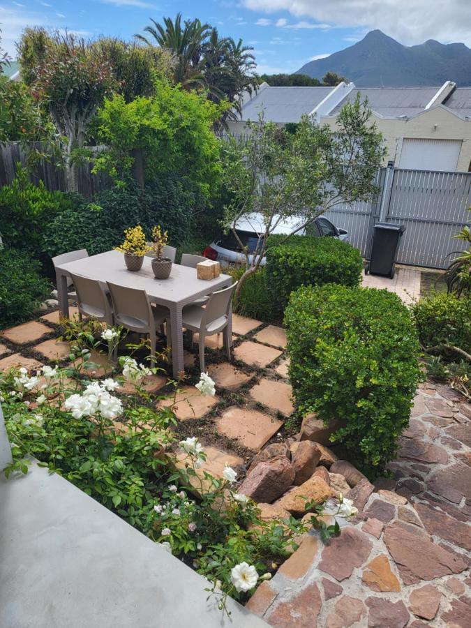 Appartement Charming 2 Bedroom In Noordhoek Surrounds Le Cap